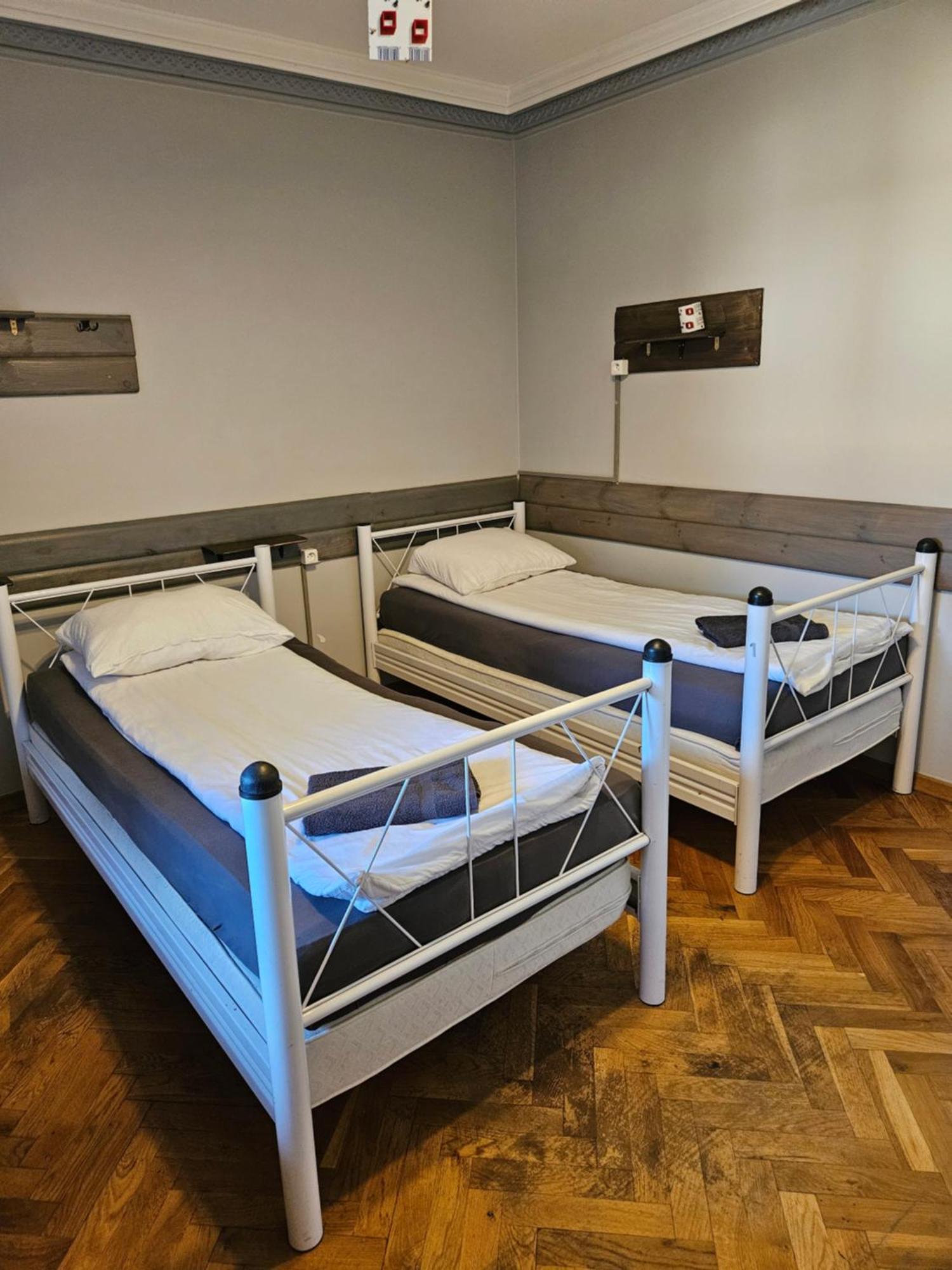 Pokoje Pracownicze Кімнати Для Працівників,Гуртожиток Swarzedz Exterior photo